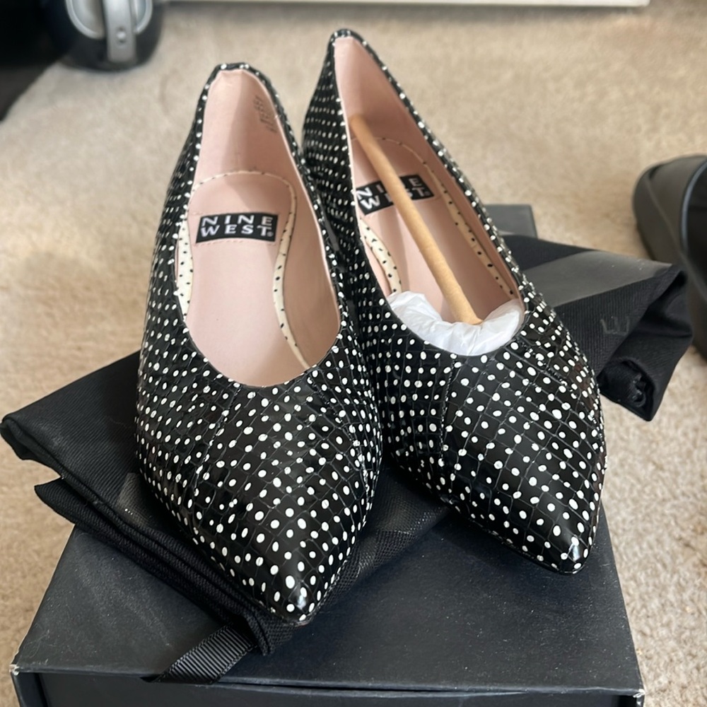 Nine West genuine leather pumps.